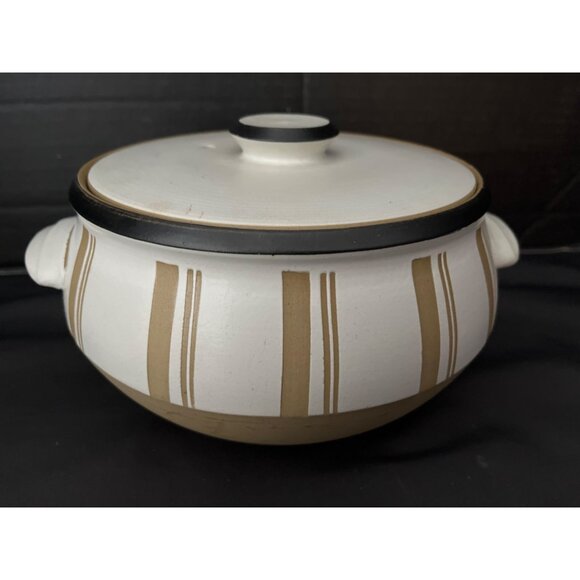 Denby Gourmet Stoneware Tan Vertical Stripes 2 qt Covered Casserole - Picture 1 of 15